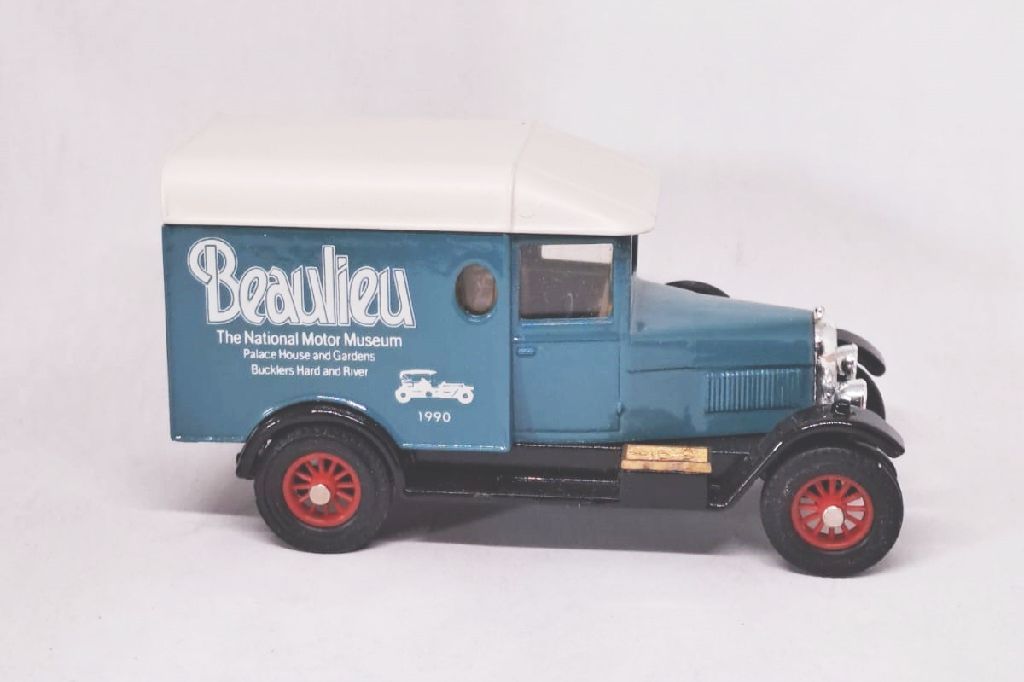 Beaulieu National Museum 1990; 1929 Morris Cowley Van